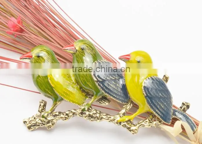 Gold Plated Three Birds On The Brunch Christmas Brooch