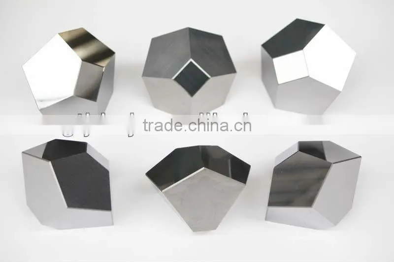 Cemented carbide anvil with mirror surface for cultured diamonds
