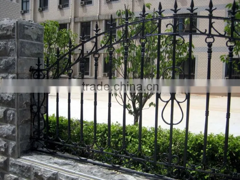 2015 Top-selling hand forged galvanized garden fencing
