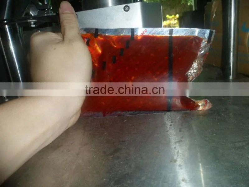 Liquid particles mixed material packaging machine