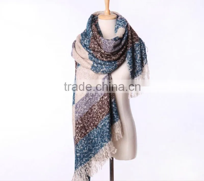 2015 new hot selling peacock feather pattern printed square paris yarn scarf