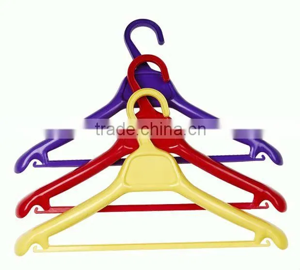 Plastic clothes rack/hanger
