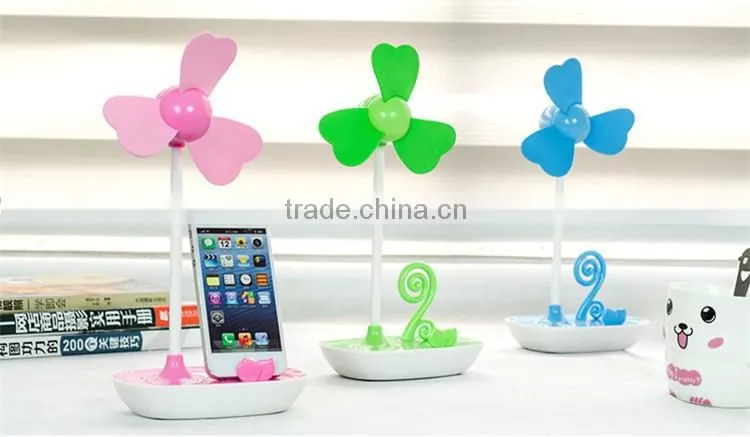 Four-Leaf Clover Soft Blade USB Mini Desktop Fan with Phone Holder+AC Adapter