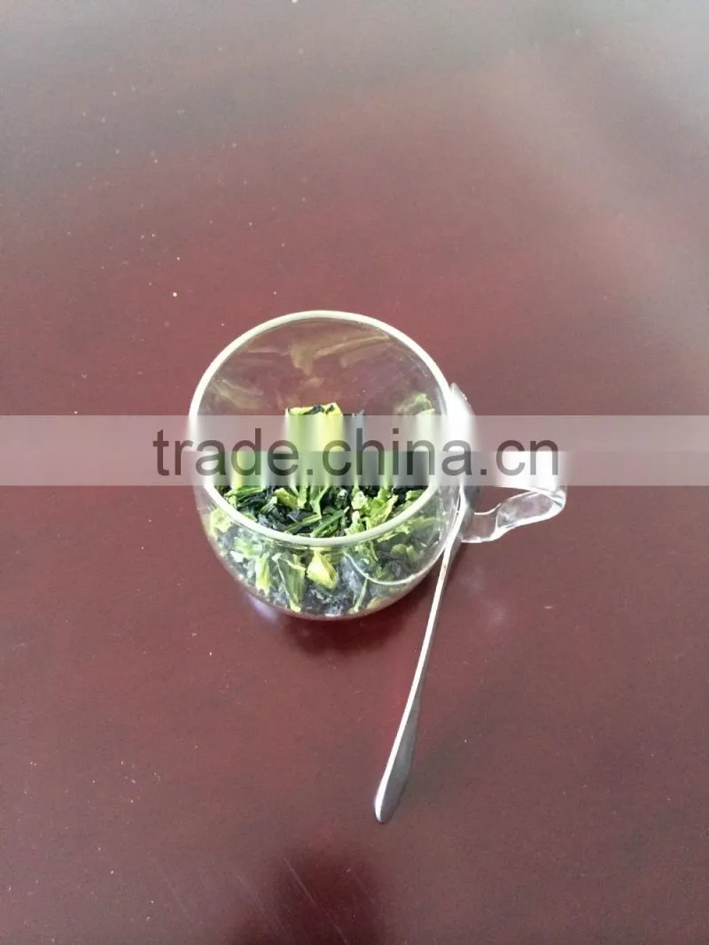 Dehydrated green-stalked vegetable