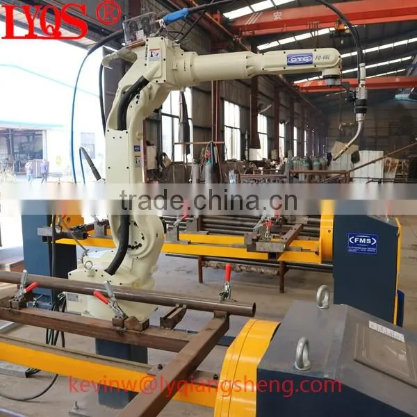 Portable scaffolding and walk through scaffolding frames