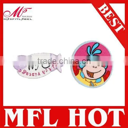 2016 china high quality personalized 3d embroidery patch for dress