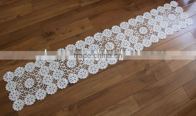 Popular Handmade Embroidery Cutwork White Wedding Table Runner