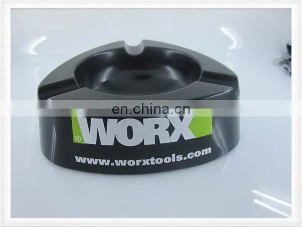 Portable ashtray pocket ashtray plastic ashtray in square design red color pass REACH