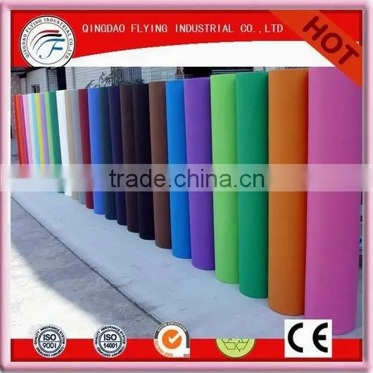 Non-woven polyester mat