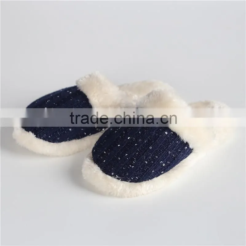 Woman knitted indoor slipper with sequins