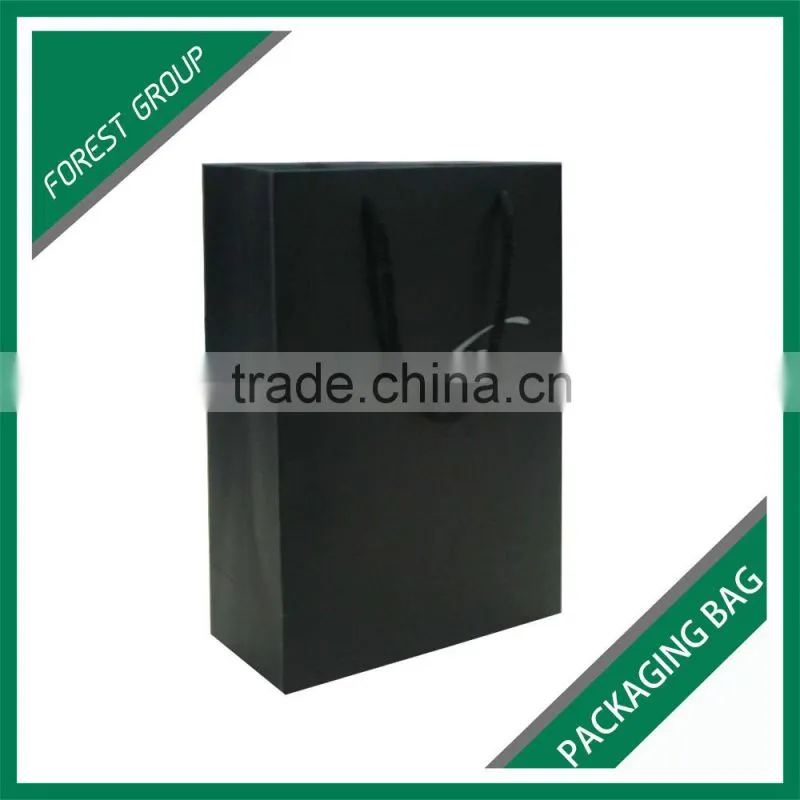 MATT LAMINATED RECYCLABLE CLOTHES PACKAGING BAGS WITH HANDLE