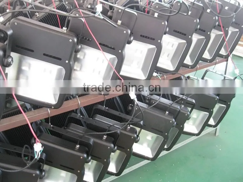 Factory direct sales IP65 waterproof outdoor light UL DLC 5 years warranty 150w led flood light