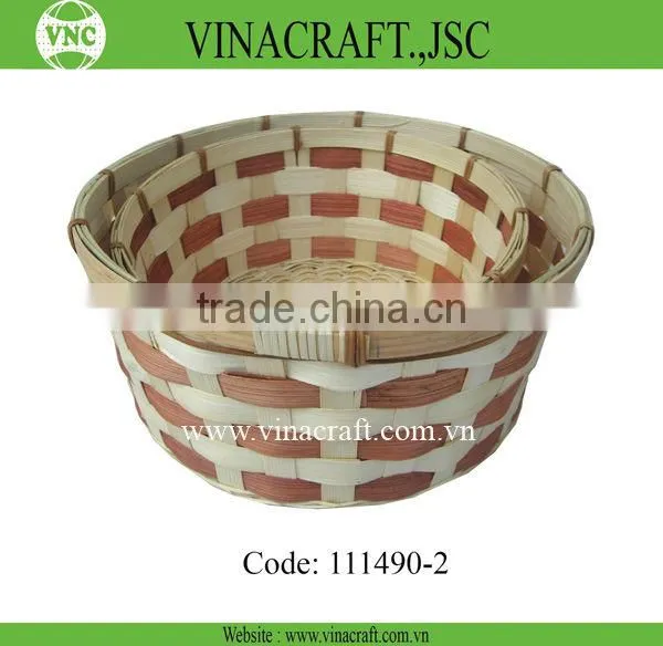 Mini round bamboo basket with lid in natural color for food