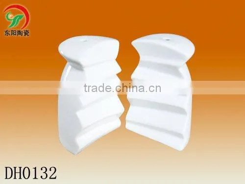 porcelain salt and pepper shaker wedding favors