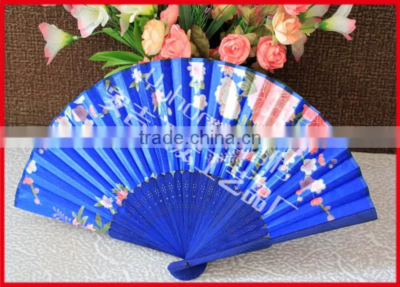 Customized bamboo Chinese gift fan