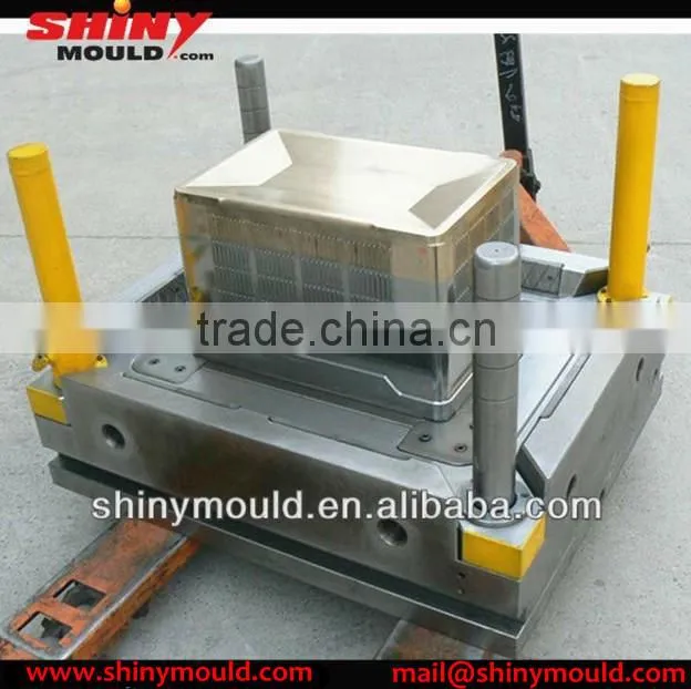 Solid stackable plastic crate moulding