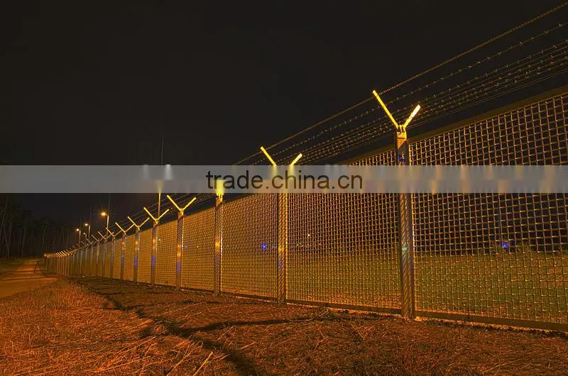 Protection net low carbon high tensile galvanized barbed wire