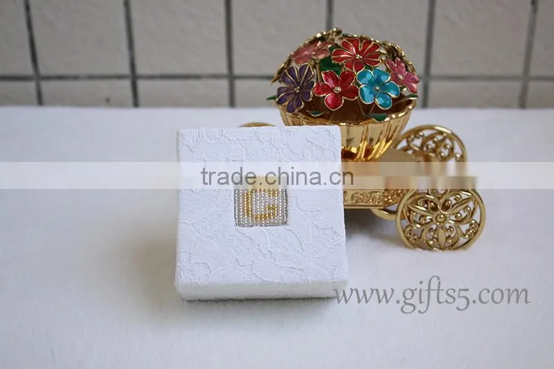 2016 High quality Elegant wedding ring jewelry box with beaded name plate of G