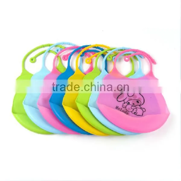 Customized design cheap washable and ecofriendly plastic silicone baby bibs