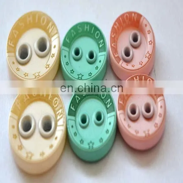 Round plasticl sewing button