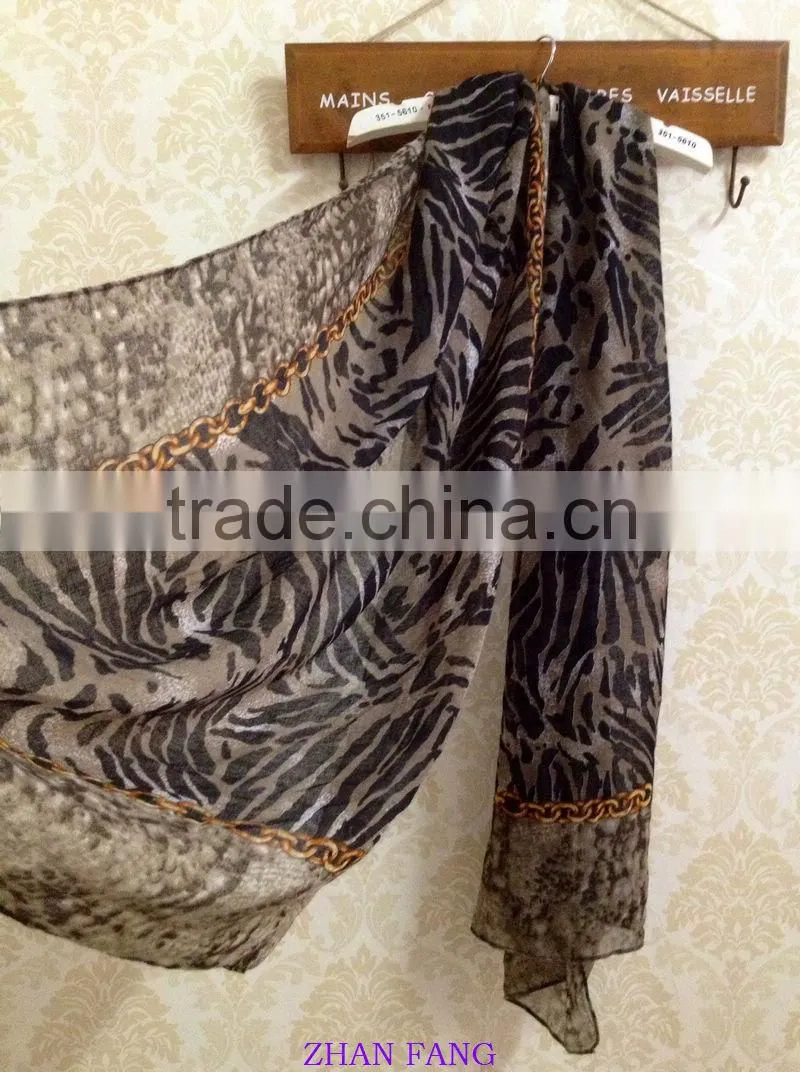 2015 new design printed polyester scarf shawl of animal pattern