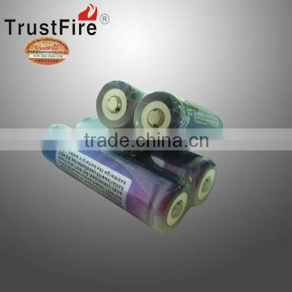 TrustFire Hot Sale 2013 3.7 volt traction battery 2000mah with pcb 18650 rechargeable traction battery