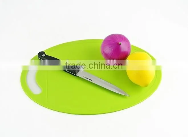 Newest FDA grade durable colorful non-slip plastic kitchen cutting board