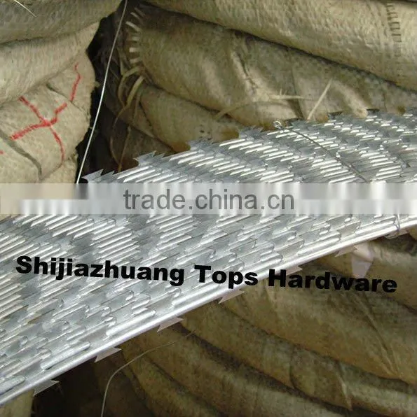 BTO-22 cross type military razor barbed wire fence