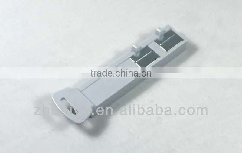 Stop lock detacher for hooks