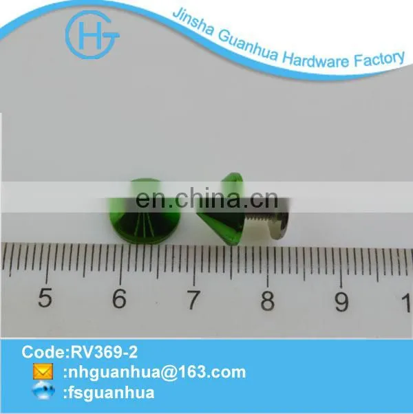 Wholesale fashion design metal pyramid stud button