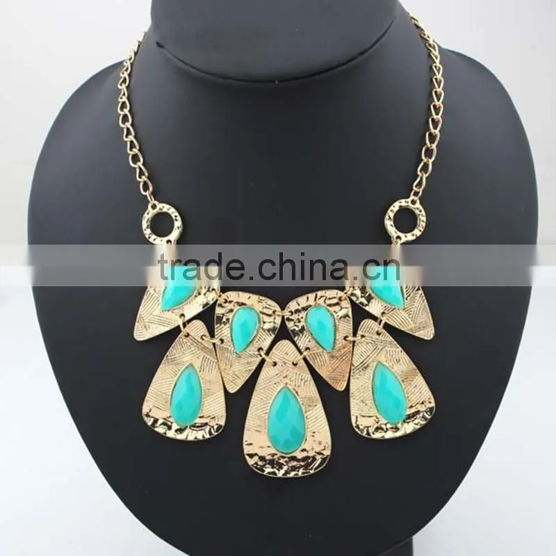 Charming Metal Top Grade Crystal Female Big Chunky Necklace Wholesale