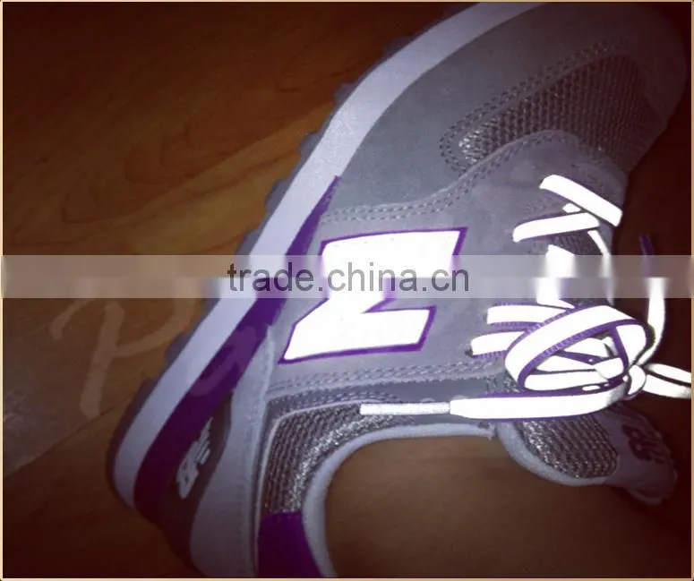 Clubbing 3M light reflective shoe laces reflects light in the dark