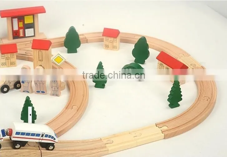 confirm to ASTM and EN71 Electric locomotive, 80pcs railway wooden train set
