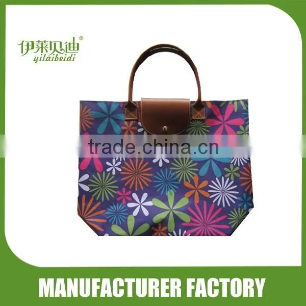 Foldable shopping bags with heart printed