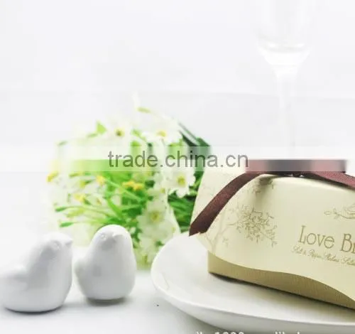 Love birds Wedding Favors Salt and Pepper Shaker