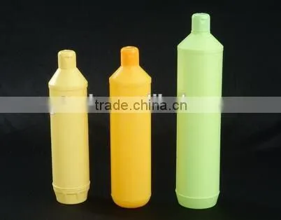 Automatic vertical labeling machine for round bottles
