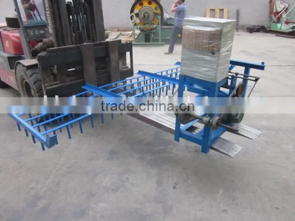Normal twist chicken wire mesh machine made in China