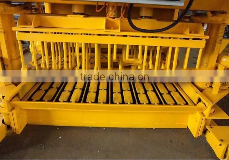Movable hydraulic concrete block laying machine QTJ40-3 price