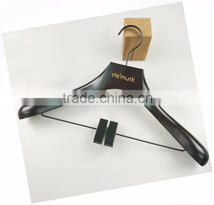 CY-651custom garment wooden cloth hanger wooden suit hanger with trousers clips