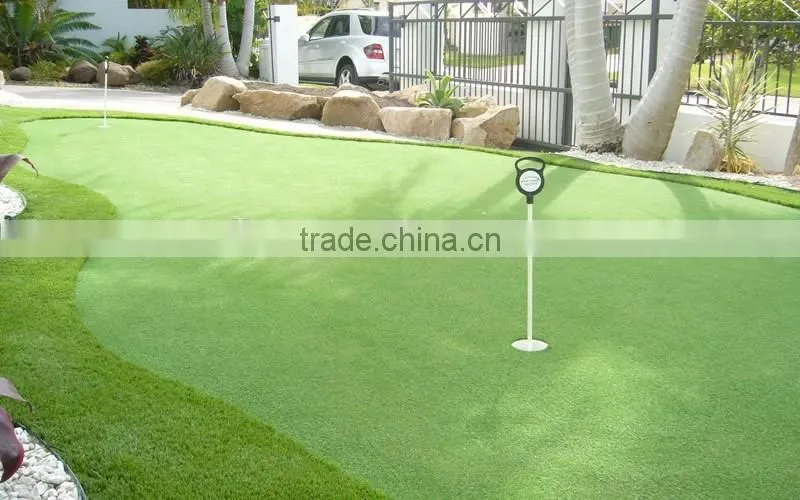 Durable golf grass carpet with drainage system