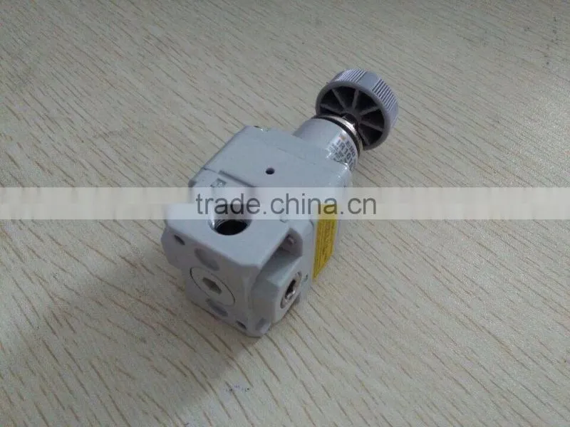IR2000 SMC 1/4 inch air regulator precision