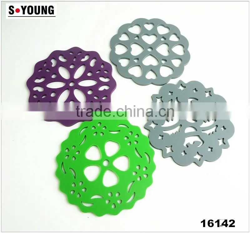 16142 flower shape unti-skidding table silicone mat