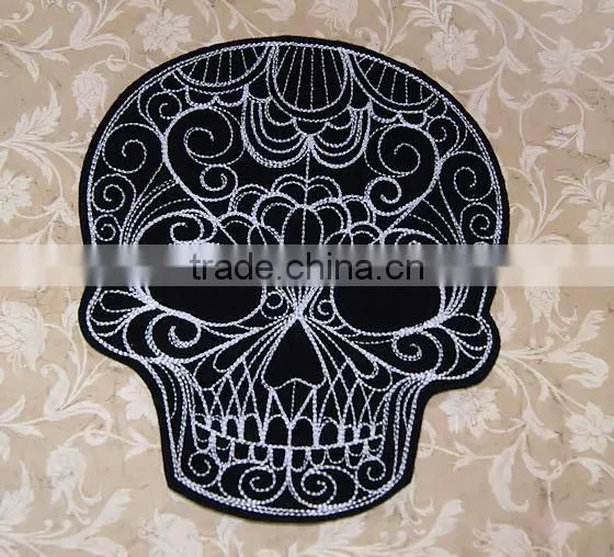 Custom all kinds of embroidered patch for clothes embroidery patch made in china choose size/color
