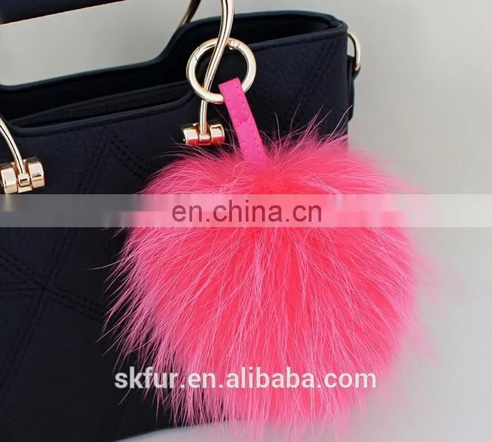Factory wholesale 15 cm fluffy real raccoon fur pompon pompom keychain