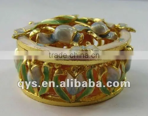 Metal Jewelry Box with Hollow-out Flower Design