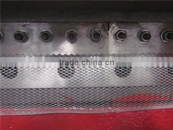 New expanded metal wire mesh fence machine