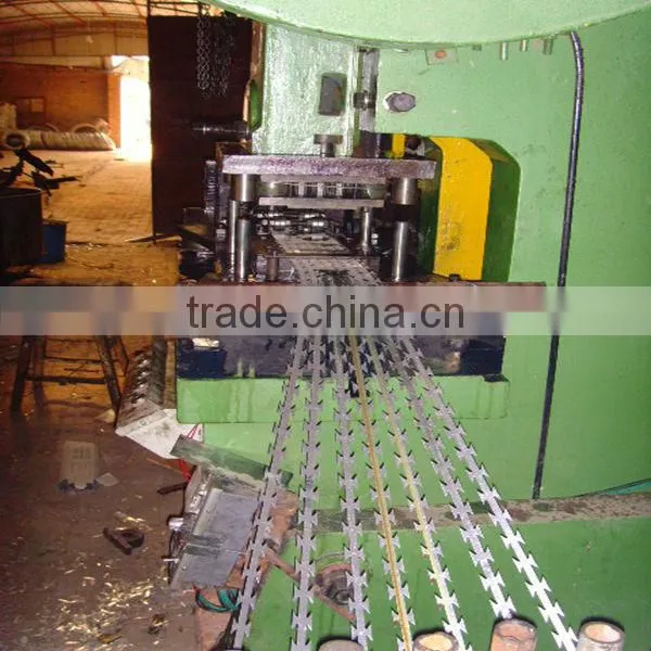 the seller of hot dipped galvanized concertina razor barbed wire (factory price)