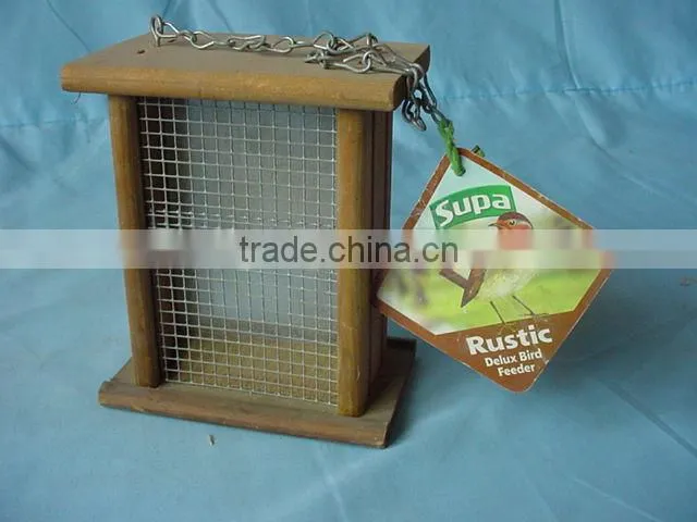 Metal hanging bird feeder