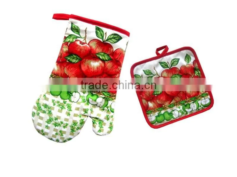 2pcs kitchen set apple design in cotton oven mitt and pot holder