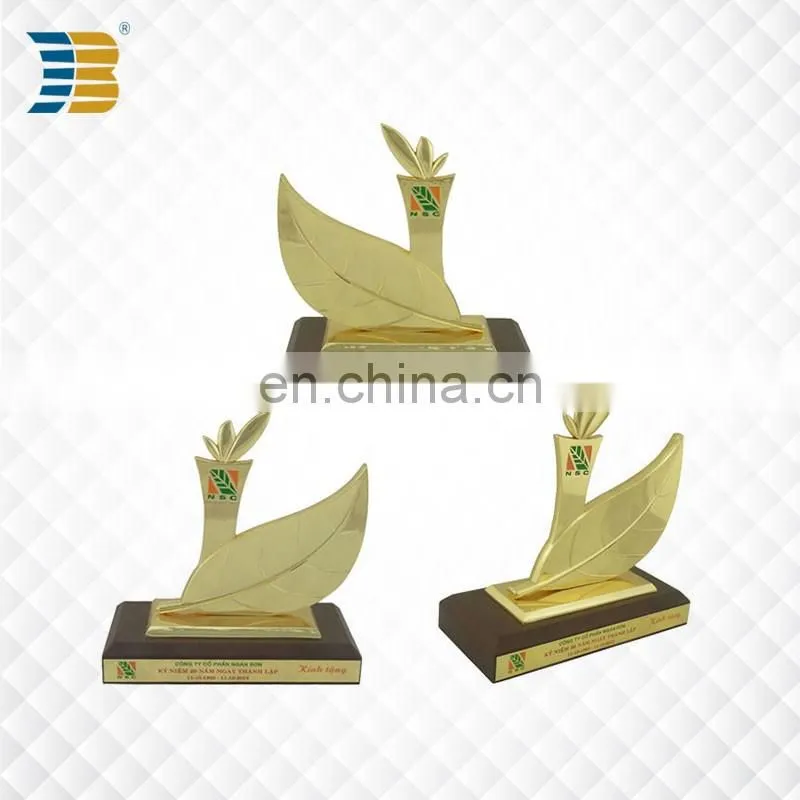 leaf shape Vietnam custom painted gold plated trophy